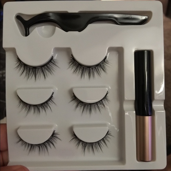 Magnetic Eyelashes - Picture 1 of 1